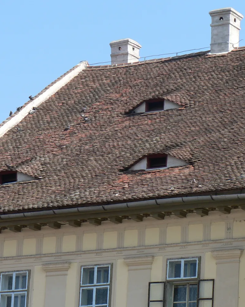 Acoperiș cu „ochi” în centrul vechi al Sibiului